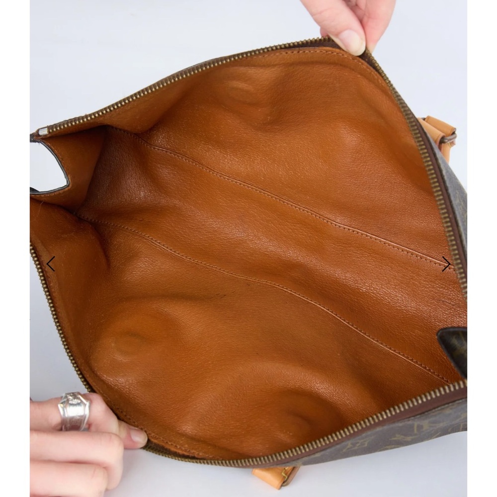 3 SISTERS ARCHIVE Louis Vuitton Sac Trico Bag - Picture 5 of 15